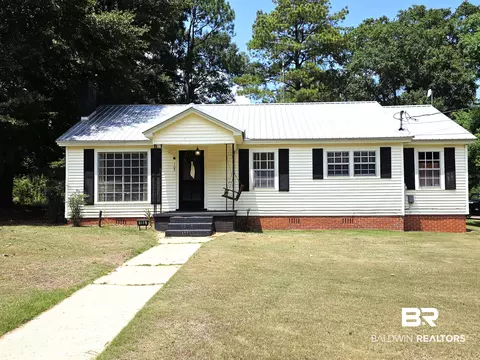 105 Spring St, Evergreen, AL 36401