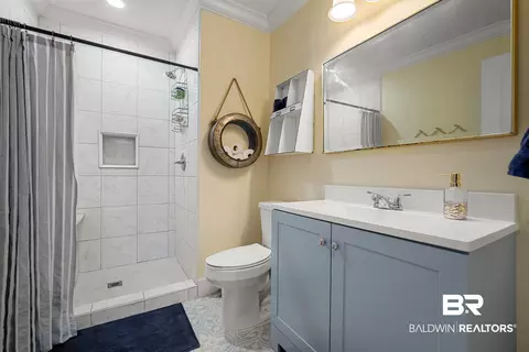 Bath - 3053 Calais St, Mobile, AL 36606 photo 1 of 1