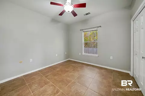 Bedroom - 8905 Bay Point Dr, Elberta, AL 36530 photo 2 of 2