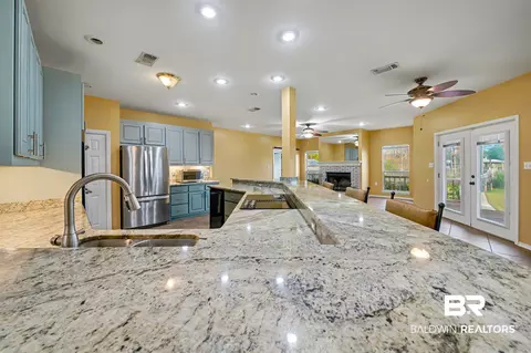 Kitchen - 8905 Bay Point Dr, Elberta, AL 36530 photo 3 of 3