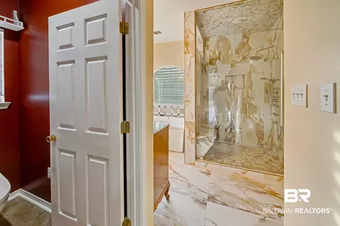 Entry Way - 8905 Bay Point Dr, Elberta, AL 36530 photo 2 of 3