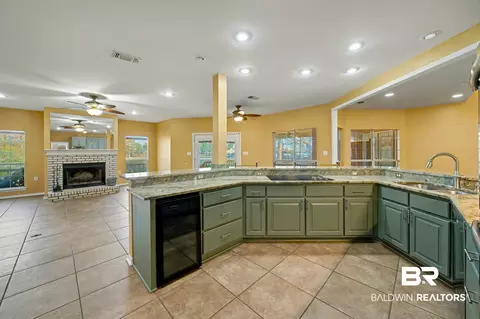 Kitchen - 8905 Bay Point Dr, Elberta, AL 36530 photo 1 of 3