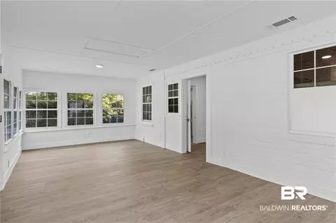 Entry Way - 1605 Woodley Rd, Mobile, AL 36618 photo 1 of 2