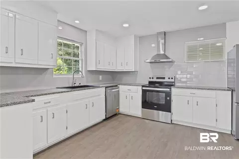 Kitchen - 1605 Woodley Rd, Mobile, AL 36618 photo 1 of 1