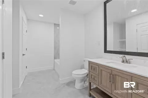 Bath - 1605 Woodley Rd, Mobile, AL 36618 photo 3 of 3