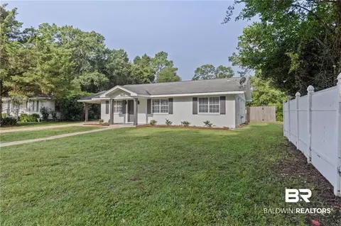 Exterior - 1605 Woodley Rd, Mobile, AL 36618 photo 1 of 3