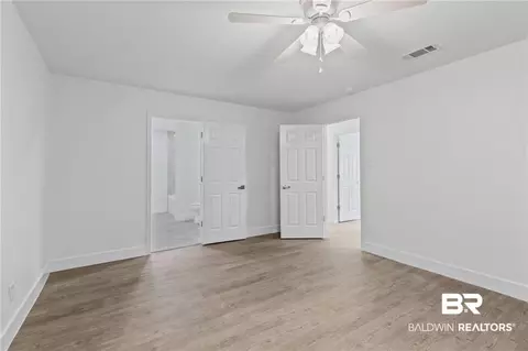 Bedroom - 1605 Woodley Rd, Mobile, AL 36618 photo 3 of 4
