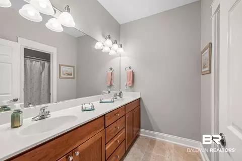 Bath - 8900 Bay Pt, Elberta, AL 36530 photo 2 of 3