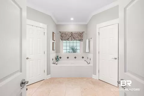 Entry Way - 8900 Bay Pt, Elberta, AL 36530 photo 3 of 4