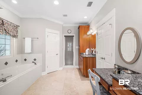 Entry Way - 8900 Bay Pt, Elberta, AL 36530 photo 4 of 4
