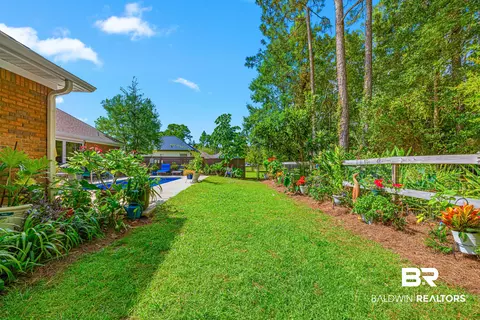 Exterior - 8900 Bay Pt, Elberta, AL 36530 photo 10 of 14