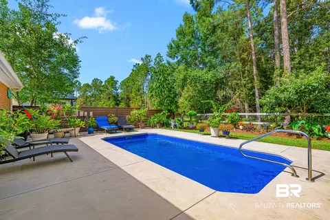 Exterior - 8900 Bay Pt, Elberta, AL 36530 photo 7 of 14