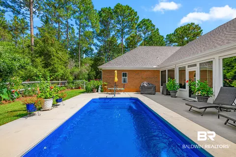 Exterior - 8900 Bay Pt, Elberta, AL 36530 photo 8 of 14