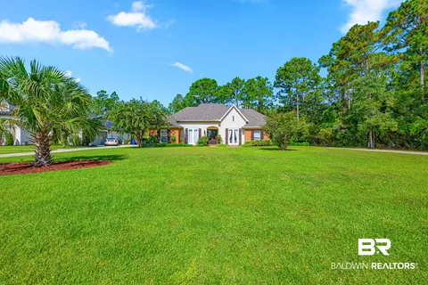 Exterior - 8900 Bay Pt, Elberta, AL 36530 photo 5 of 14