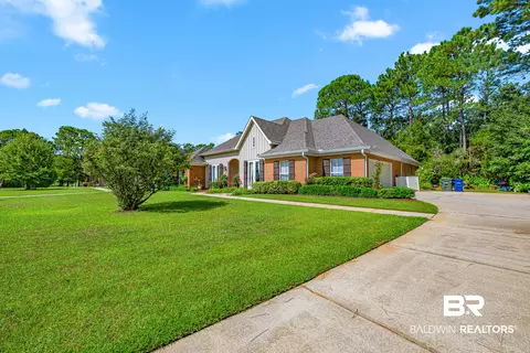 Exterior - 8900 Bay Pt, Elberta, AL 36530 photo 6 of 14