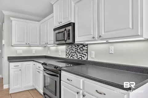 Kitchen - 16722 Sugar Loop, Foley, AL 36535 photo 4 of 8