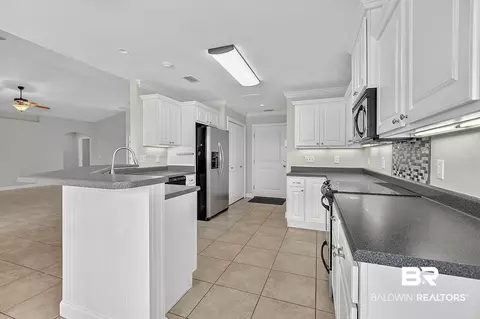 Kitchen - 16722 Sugar Loop, Foley, AL 36535 photo 6 of 8