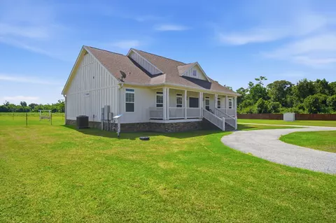 Exterior - 8794 Baptist Cp, Elberta, AL 36530 photo 5 of 19