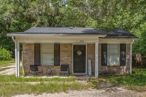 1933 Pallister Pl, Mobile, AL 36618