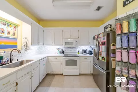 Kitchen - 233 Montclair Loop, Daphne, AL 36526 photo 2 of 3