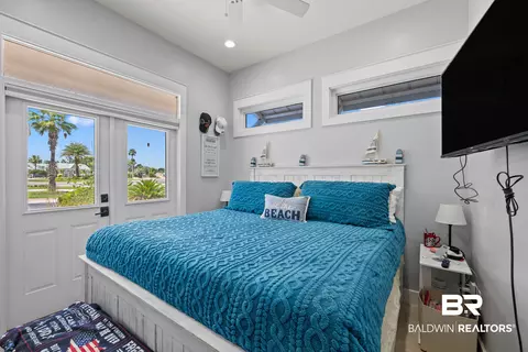 Bedroom - 11895 Gateway Dr, Elberta, AL 36530 photo 1 of 1