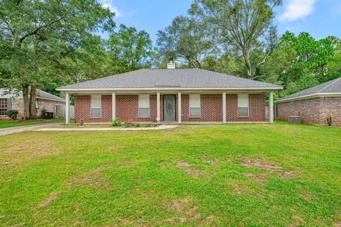 6332 N Woodside Dr, Theodore, AL 36582