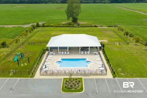 809 Vacation Cir, Foley, AL 36535 photo 5