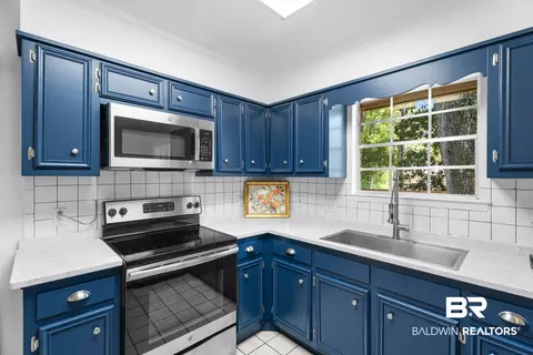 Kitchen - 106 Iris Cir, Daphne, AL 36526 photo 3 of 4