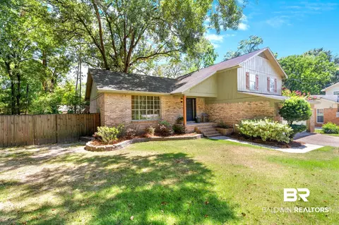 Exterior - 106 Iris Cir, Daphne, AL 36526 photo 2 of 8