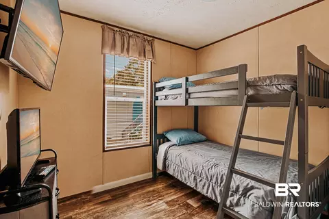 Bedroom - 25015 Pompano Dr, Elberta, AL 36530 photo 2 of 4