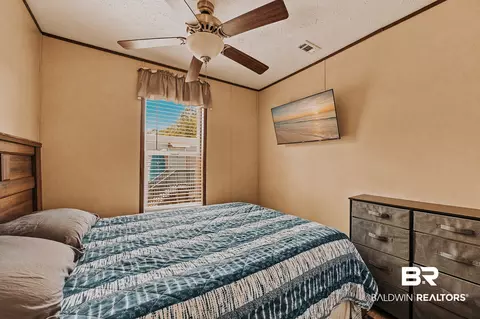 Bedroom - 25015 Pompano Dr, Elberta, AL 36530 photo 1 of 4