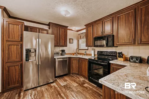 Kitchen - 25015 Pompano Dr, Elberta, AL 36530 photo 1 of 3
