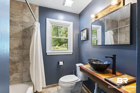 Bath - 5609 Diane Dr, Mobile, AL 36618 photo 1 of 1