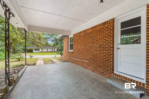 Exterior - 5609 Diane Dr, Mobile, AL 36618 photo 2 of 6