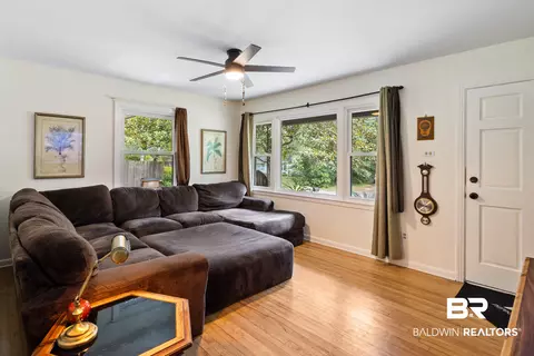 Living - 5609 Diane Dr, Mobile, AL 36618 photo 1 of 1