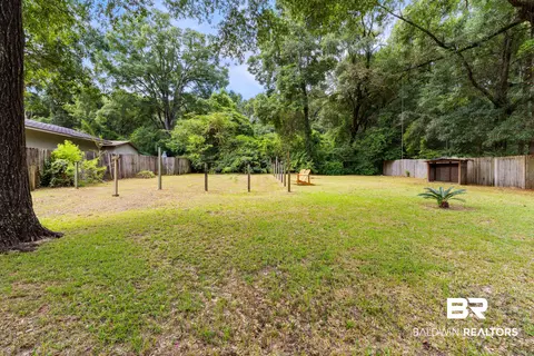 Exterior - 5609 Diane Dr, Mobile, AL 36618 photo 5 of 6