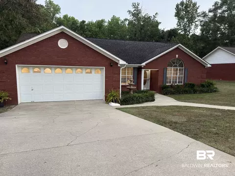 100 Sue St, Flomaton, AL 36441