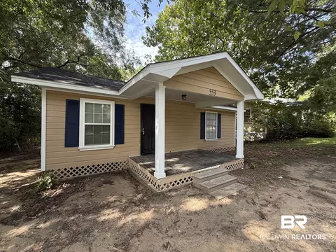 553 4th Ave, Chickasaw, AL 36611 photo 2