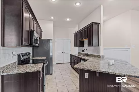 Kitchen - 21307 Merlot Loop, Silverhill, AL 36576 photo 3 of 4