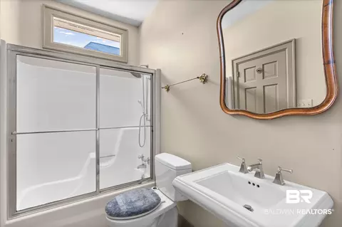 Bath - 25 Edgefield Rd, Mobile, AL 36608 photo 3 of 3