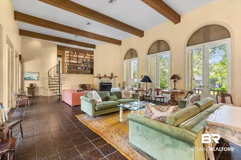 Living - 25 Edgefield Rd, Mobile, AL 36608 photo 2 of 4