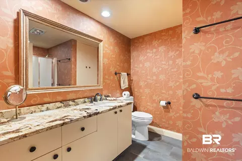 Bath - 25 Edgefield Rd, Mobile, AL 36608 photo 1 of 3