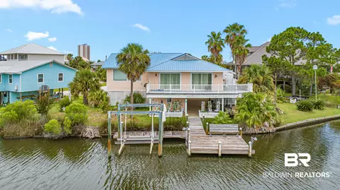 224 Shoreland Cir, Gulf Shores, AL 36542
