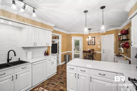 Kitchen - 111 Lakeview Loop, Daphne, AL 36526 photo 3 of 3