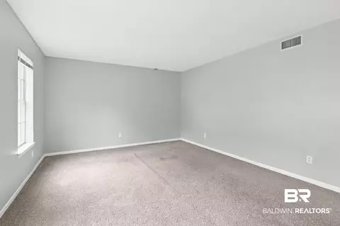 Living - 4017 Cottage Hill Rd #71, Mobile, AL 36609 photo 3 of 5