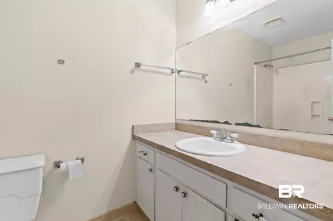 Bath - 4017 Cottage Hill Rd #71, Mobile, AL 36609 photo 1 of 2