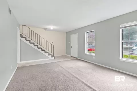 Living - 4017 Cottage Hill Rd #71, Mobile, AL 36609 photo 1 of 5