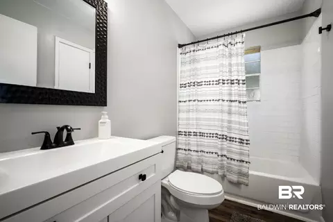 Bath - 7327 Jeff Glaze Cir, Mobile, AL 36619 photo 1 of 1