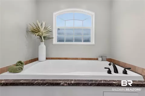 Bath - 12185 Celeste Rd, Chunchula, AL 36521 photo 10 of 10