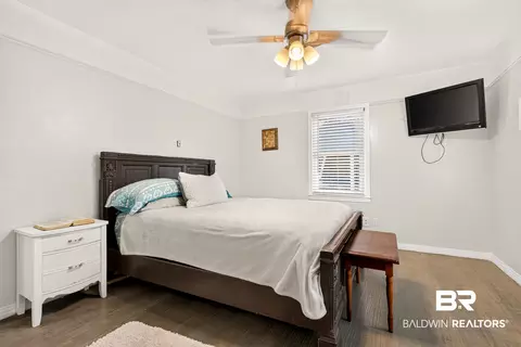 Bedroom - 5852 University Ave, Mobile, AL 36618 photo 6 of 9